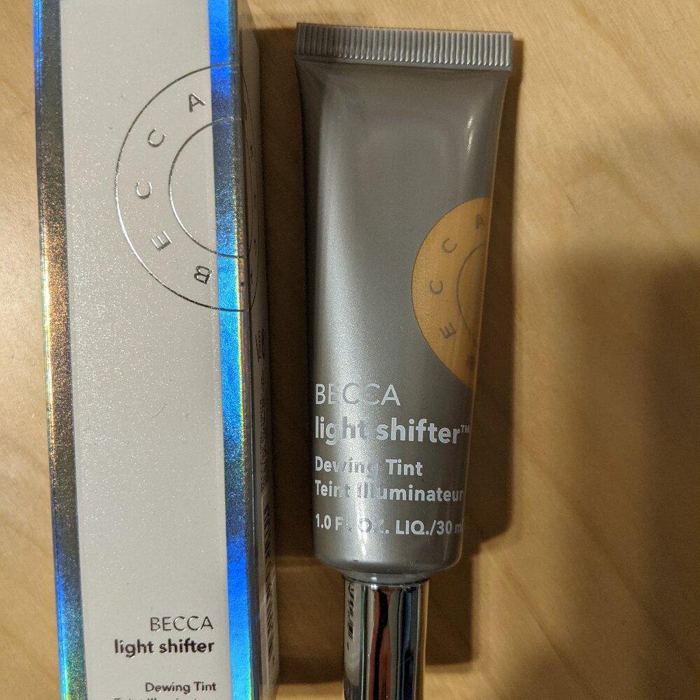 Becca Light Shifter™ Dewing Tint 1 oz / 30 ml Light Seeker 2.5 New In Box.